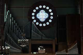 The organ pipes and rose window in Battell Chapel.